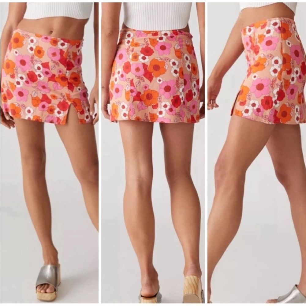 UO Rosie Notched Pelmet Floral Mini Skirt‎ L